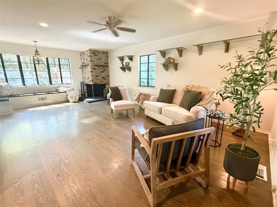 2850 Claudette Avenue, Dallas, TX 75211 - Image #2