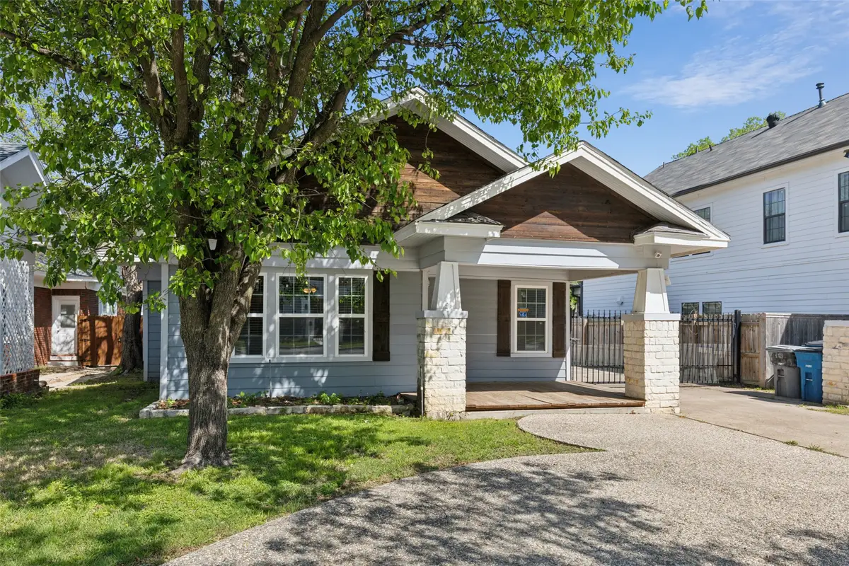 318 S Montreal Avenue, Dallas, TX 75208 - Image #1