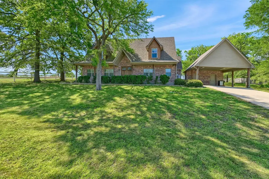 376 Tananger Springs Drive, Denison, TX 75021 - Image #2