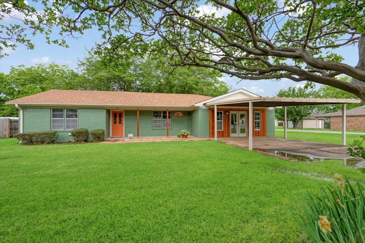 200 Herberta Street, Pottsboro, TX 75076 - Image #1