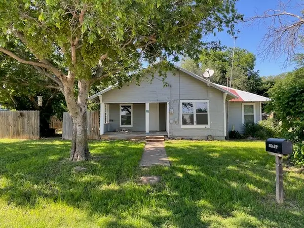 100 E Hill Street, Woodson, TX 76491