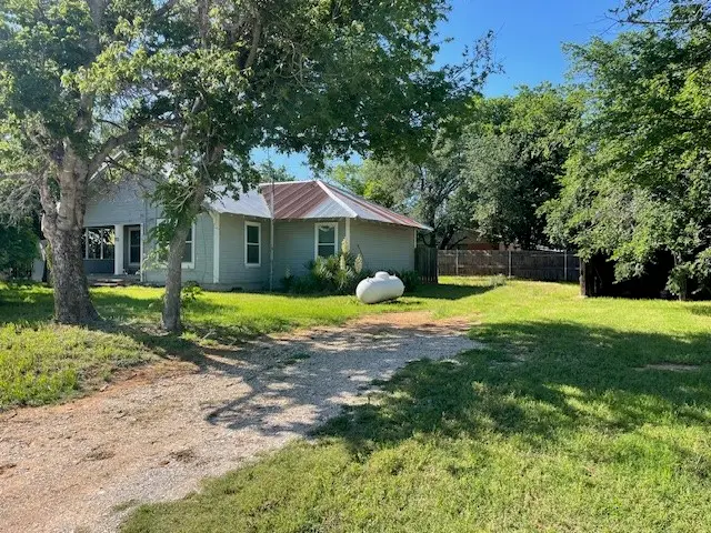 100 E Hill Street, Woodson, TX 76491 - Image #2