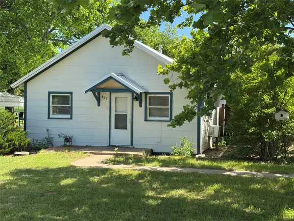 425 S 1st Street W, Clyde, TX 79510