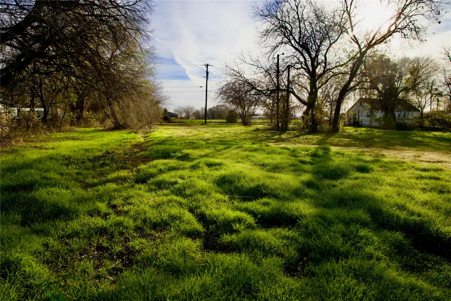 111 N Stadium Drive, Alvord, TX 76225 - #2