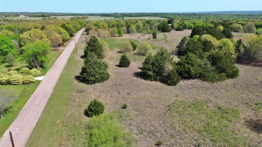 1064 Burrows Chapel Road, Whitesboro, TX 76273 - Image #2