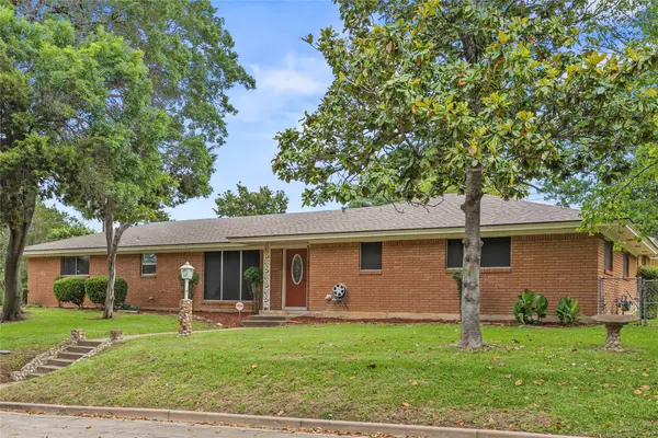 4325 Shady Glen Drive, Waco, TX 76708
