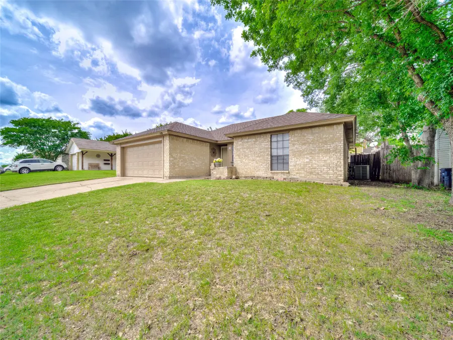 10032 Lone Eagle Drive, Fort Worth, TX 76108 - Image #2