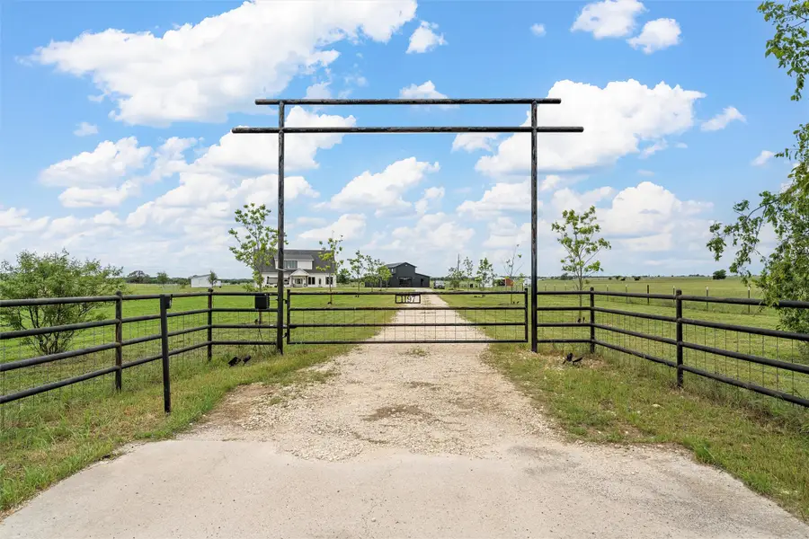 1197 Prairie Chapel Road, Crawford, TX 76638 - Image #2