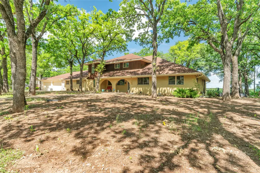 116 Nottingham Circle, Bridgeport, TX 76426 - Image #3