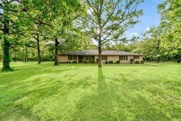 64 Farm Road 2121, Paris, TX 75462