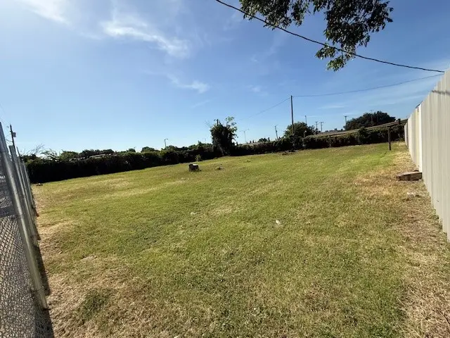 2700 Finley Street, Fort Worth, TX 76111 - Image #2