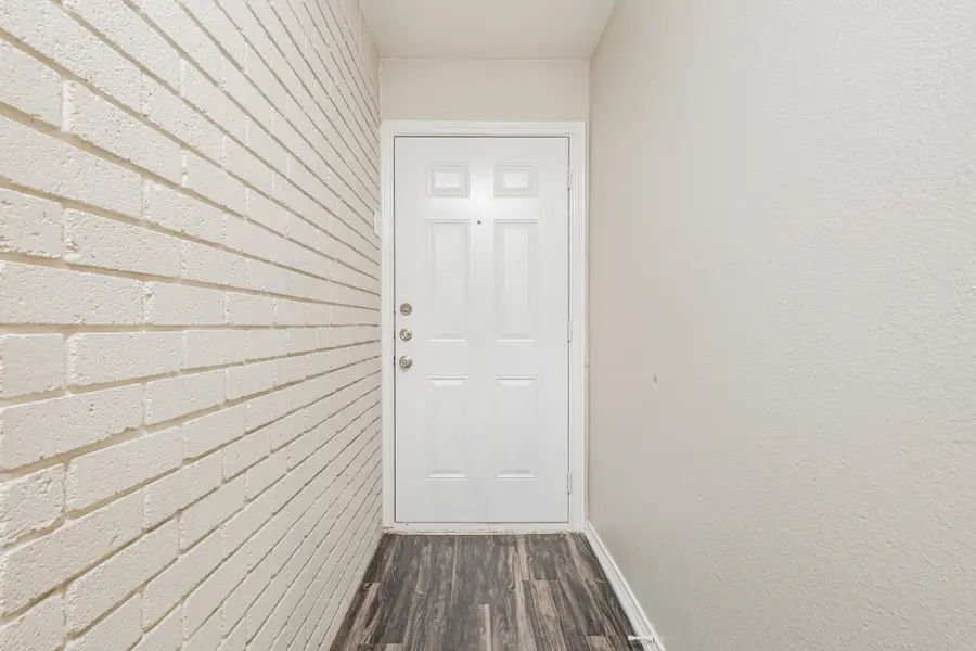 1017 Westminster Lane, Garland, TX 75040 - Image #2