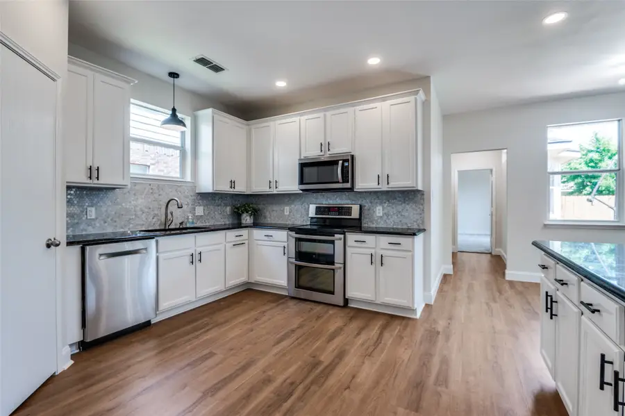 1618 Wildflower Drive, Waxahachie, TX 75165 - Image #3