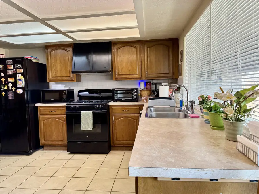 7302 Hardwood Trail, Dallas, TX 75249 - Image #3