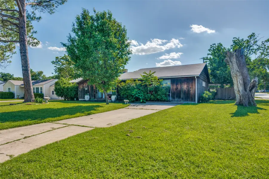 1033 Lydick Lane, River Oaks, TX 76114 - Image #2