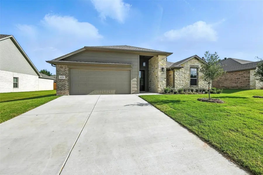 629 Mooney Drive, Saginaw, TX 76179 - Image #2