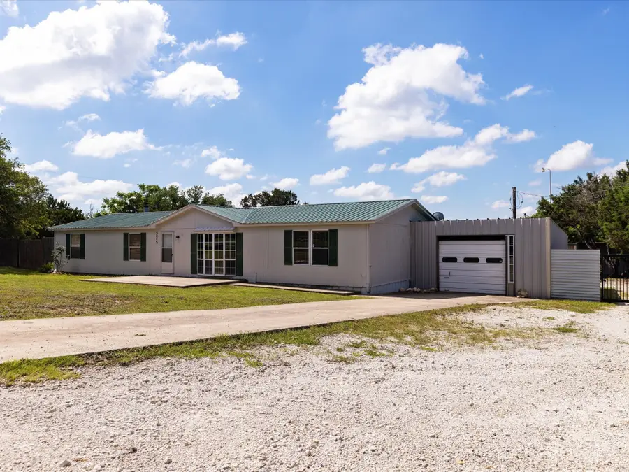 225 W Shangri La Drive, Azle, TX 76020 - Image #3