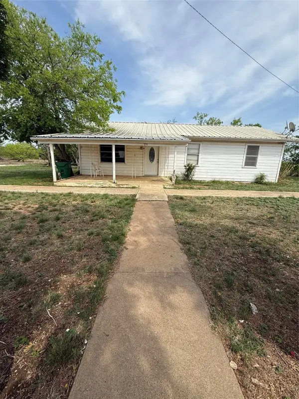 701 Perry, Santa Anna, TX 76878