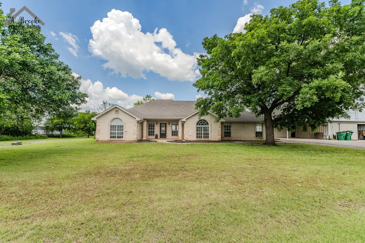 1216 E Commerce, Henrietta, TX 76365 - Image #1