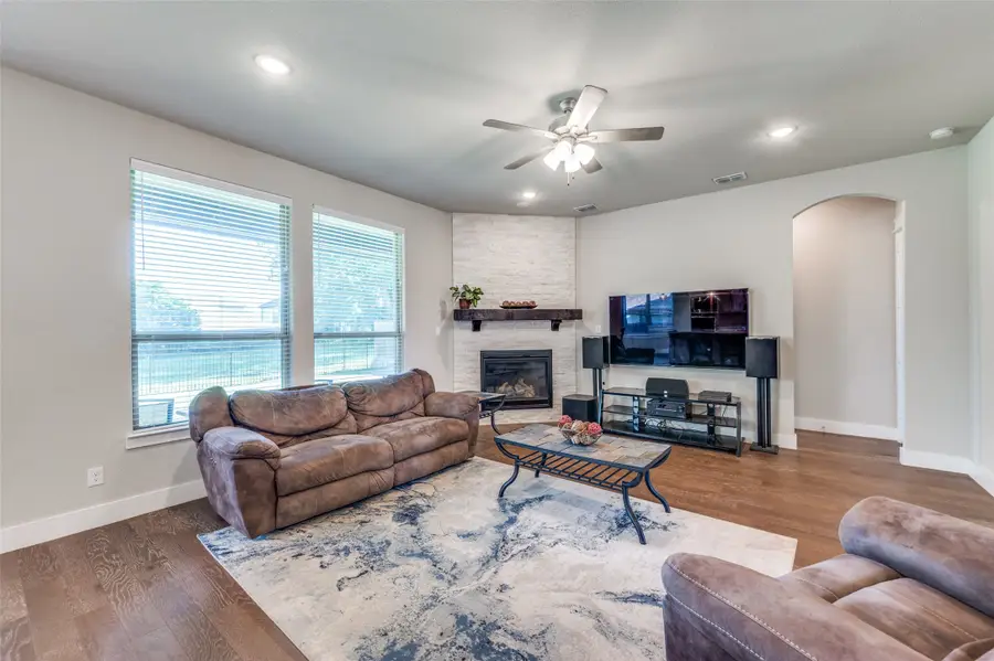 912 Fallbrook Avenue, Denton, TX 76210 - #3