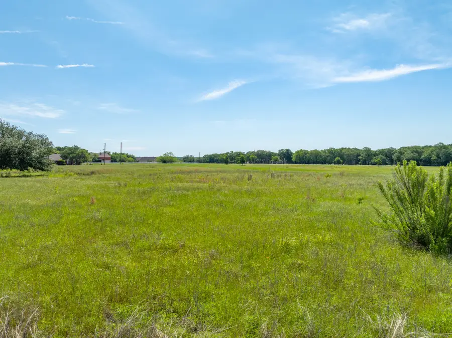 22020 Raintree Court, Whitney, TX 76692 - Image #2