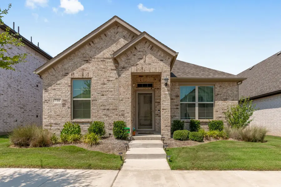 716 Lamp Post Lane, Argyle, TX 76226 - Image #2