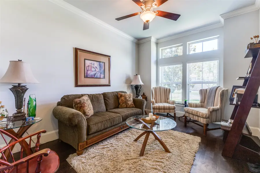 4008 N Cresthaven Road, Dallas, TX 75209 - Image #2