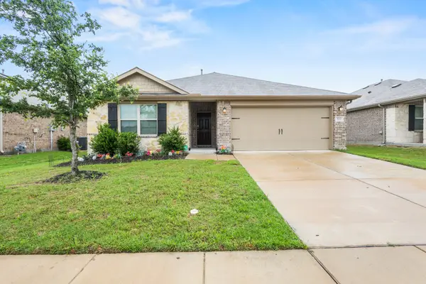 2212 Kingfisher Street, Crandall, TX 75114