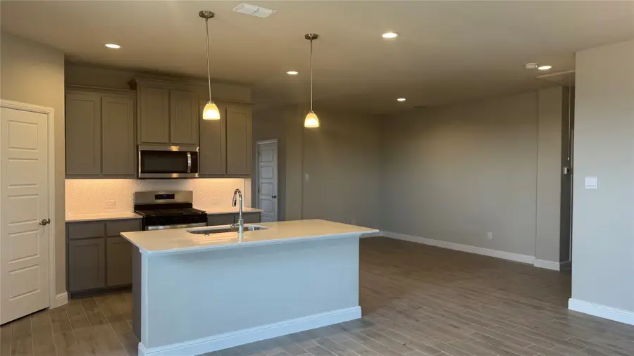 15136 Green Bluff Drive, Fort Worth, TX 76008 - Image #2