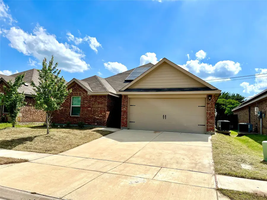 3303 Knoll Drive, Ennis, TX 75119 - Image #2