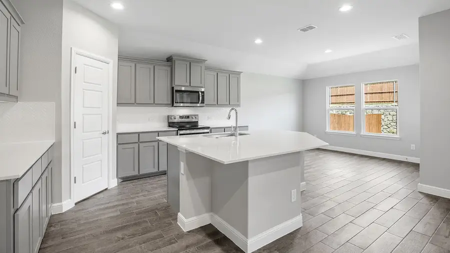 1155 Keystone Drive, Granbury, TX 76048 - Image #3