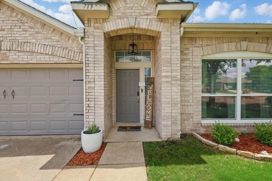 713 Bridle Trail, Saginaw, TX 76179 - Image #3