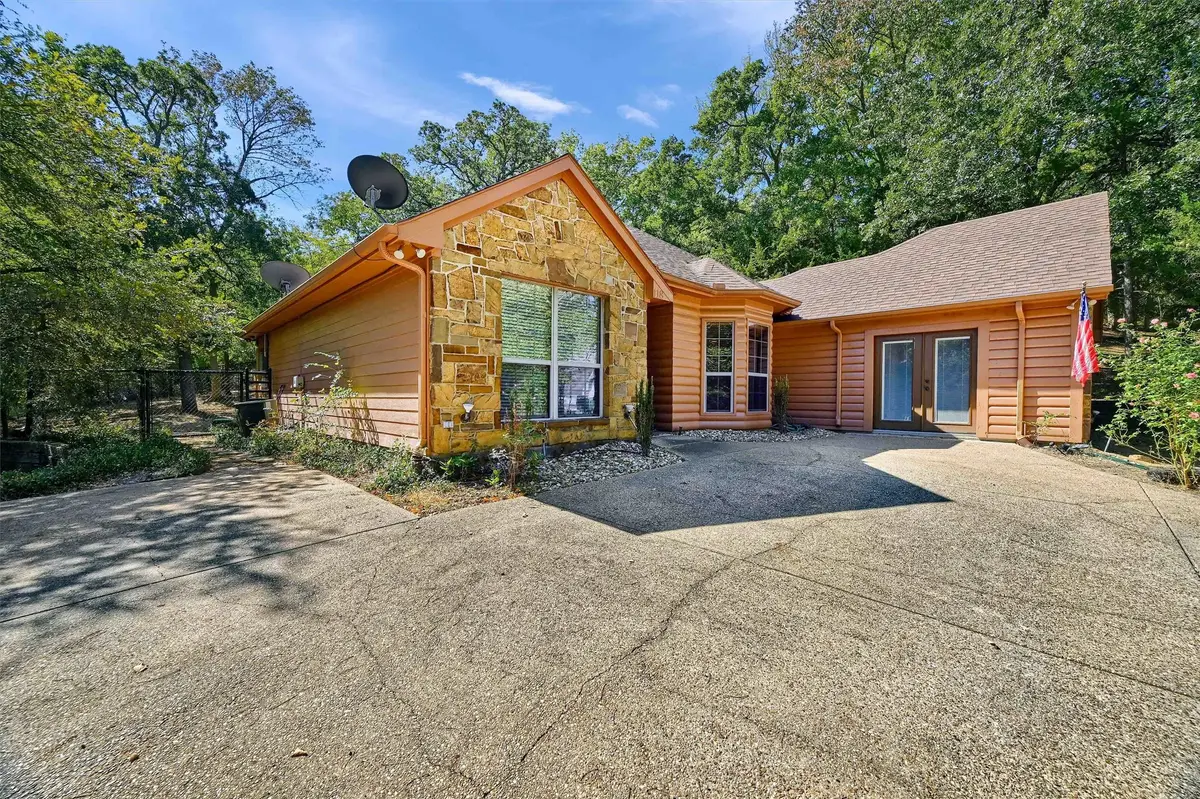 118 Hacienda Drive, Pottsboro, TX 75076 - Image #1