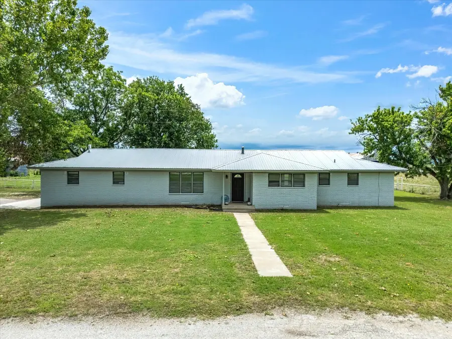 1411 Parker Dairy Road, Alvord, TX 76225 - Image #3