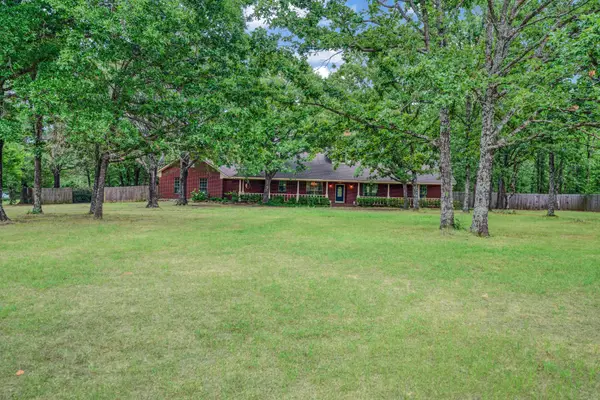 2550 Meadow Lane, Reno, TX 75462