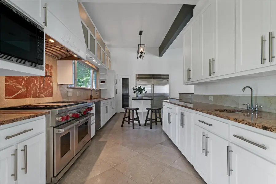 6181 Preston Creek Court, Dallas, TX 75240 - Image #3