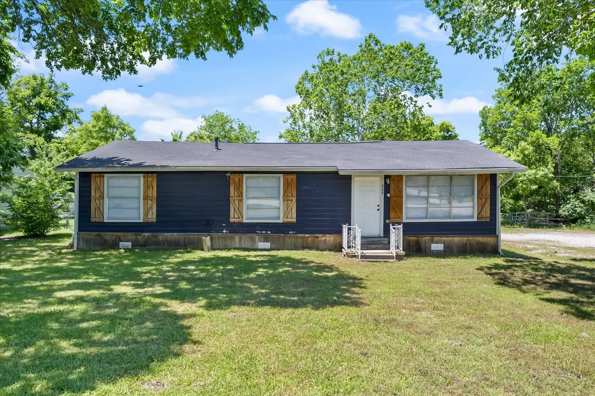 808 Edmondson Street, Greenville, TX 75401 - Image #1