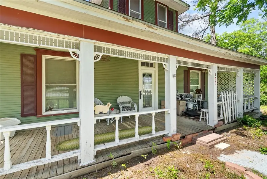 109 Hackberry Avenue, Godley, TX 76044 - Image #2