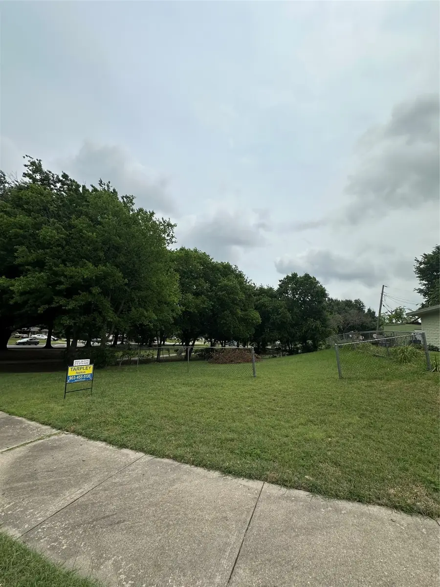 501 Henderson Circle, Garland, TX 75040 - Image #2