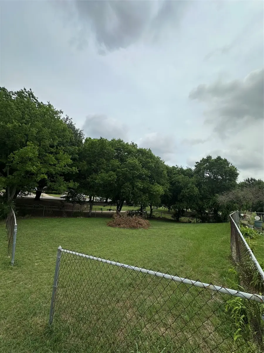 501 Henderson Circle, Garland, TX 75040 - Image #3