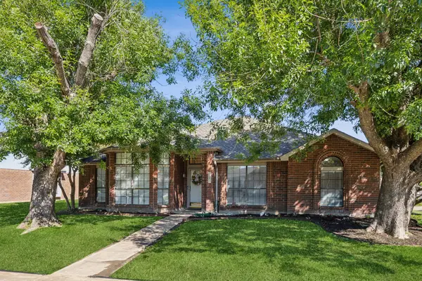 226 E Ridgegate Drive, Garland, TX 75040