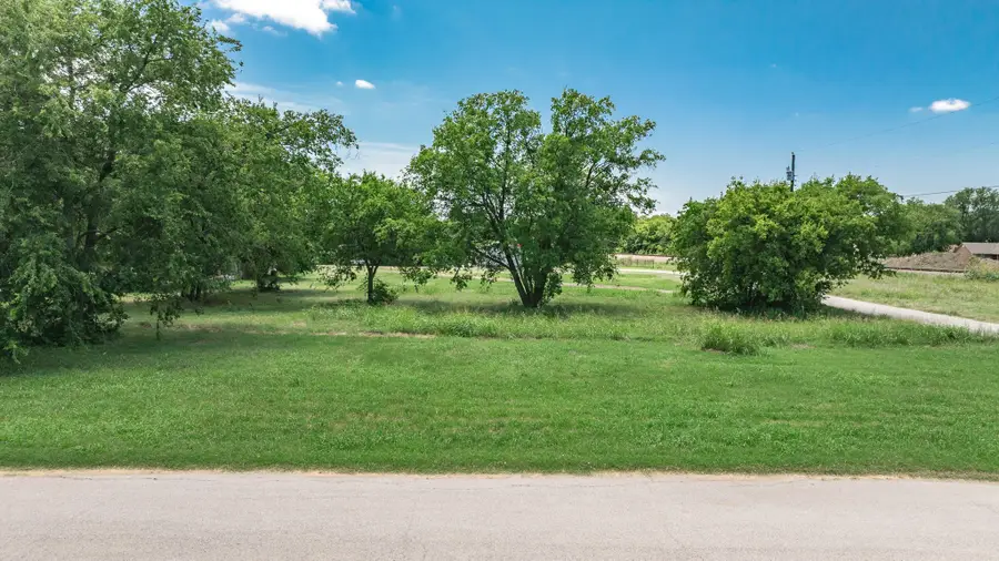 101 S Front Street, Rhome, TX 76078 - Image #3