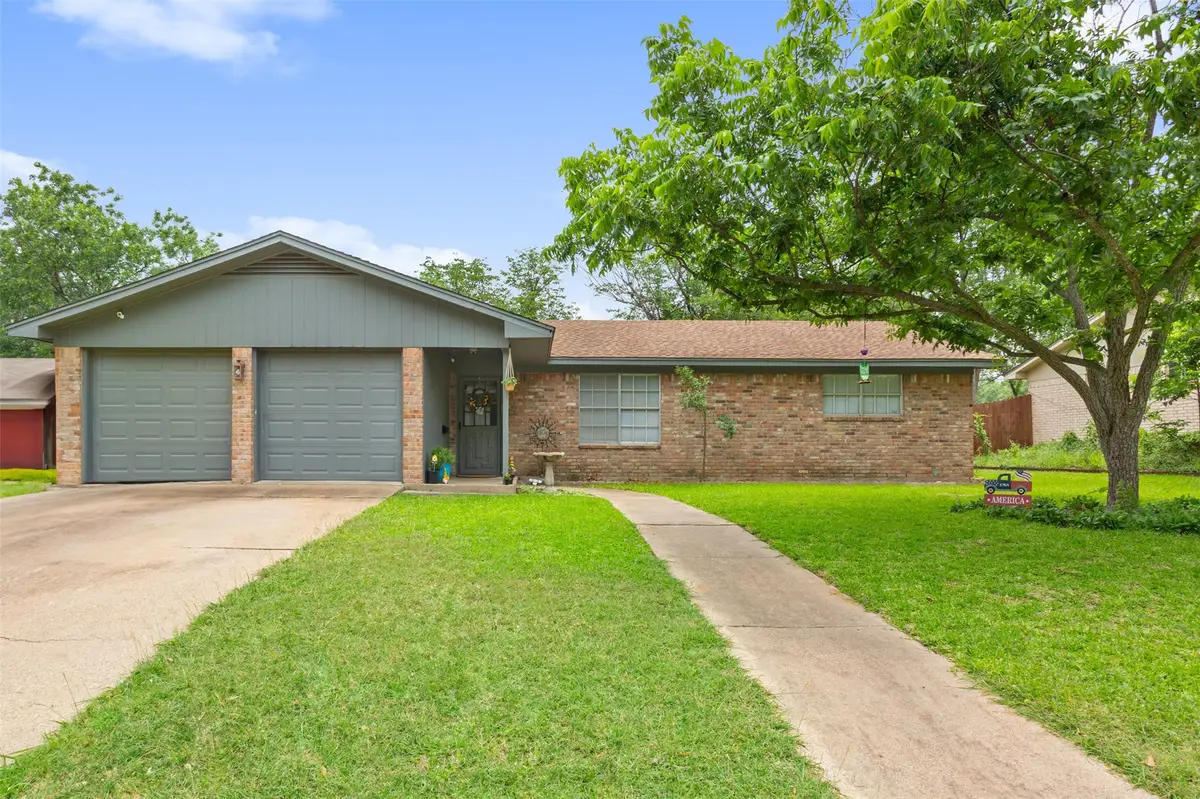 208 Alamosa Drive, Hewitt, TX 76643 - Image #1