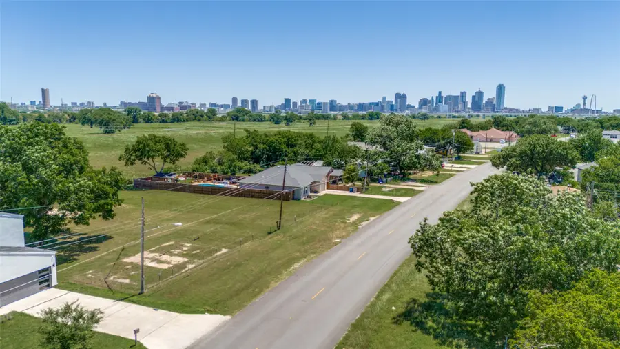 1935 Canada Drive, Dallas, TX 75212 - Image #2