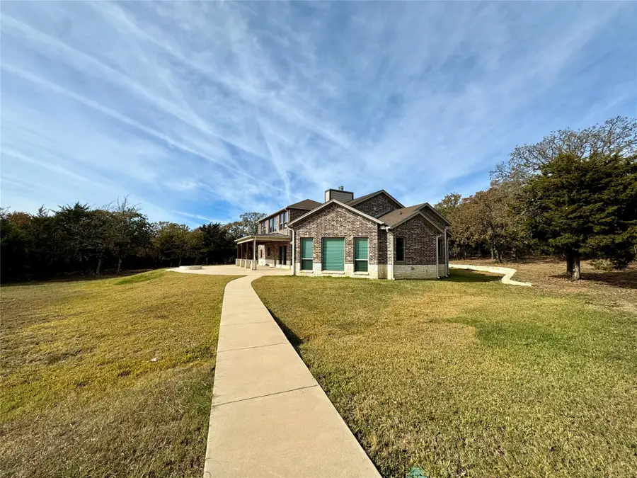 474 Eagle Cove Circle, Tioga, TX 76271 - Image #2