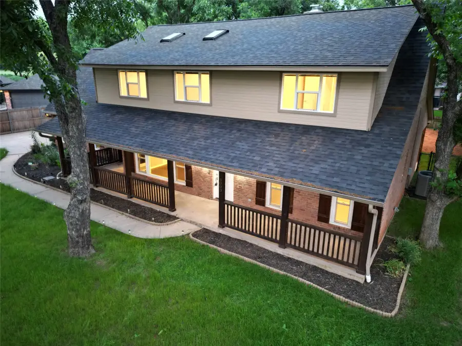 6003 Oakwood Court, Granbury, TX 76049 - Image #2