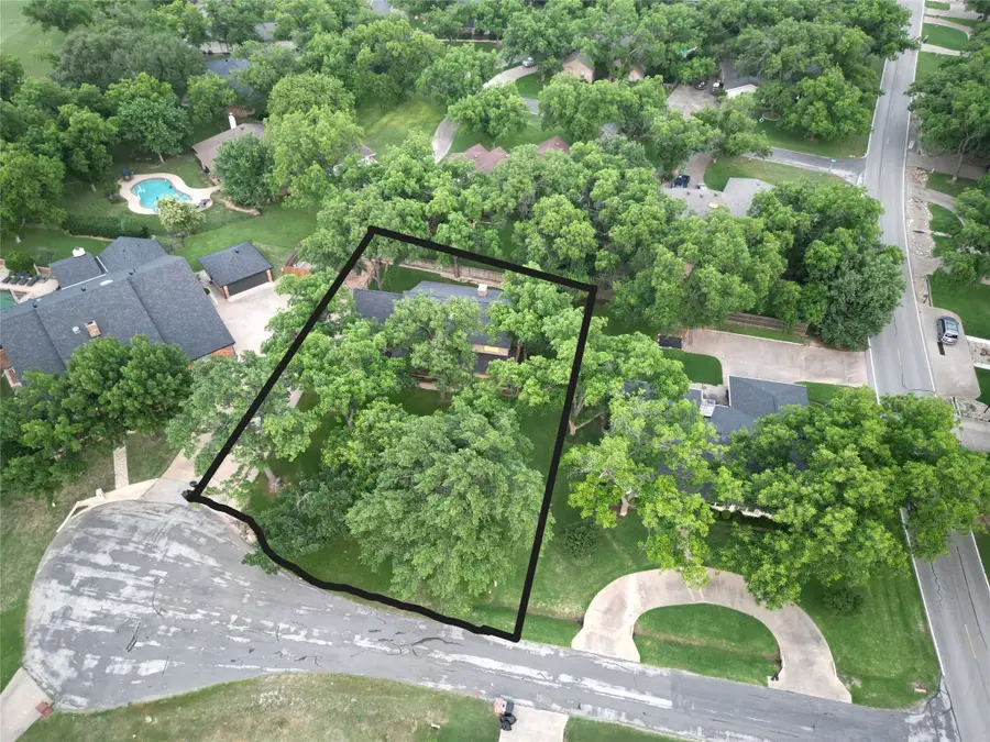 6003 Oakwood Court, Granbury, TX 76049 - Image #3