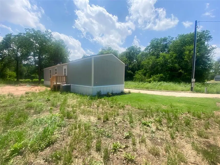 329 Capricorn Drive, Granbury, TX 76049 - Image #2