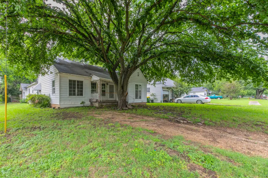 901 E Walnut Street, Hillsboro, TX 76645 - Image #2