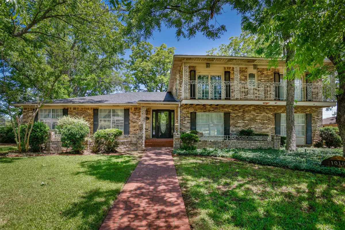 1010 Aspen Road, Gainesville, TX 76240 - Image #1